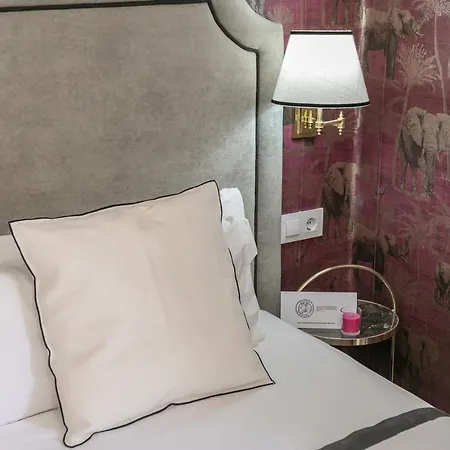 Nuea Santa Cruz 4* Sevilla