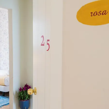 Nuea Santa Cruz Gæstehus 4*