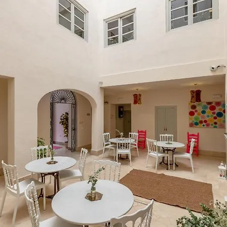 Guest house Nuea Santa Cruz 2*
