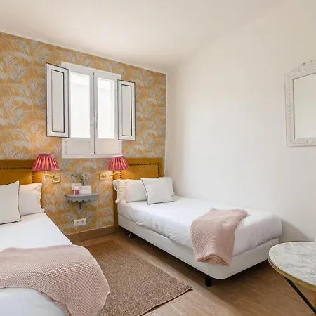 Nuea Santa Cruz Guest house