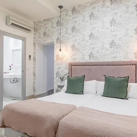 Guest house Nuea Santa Cruz 2*
