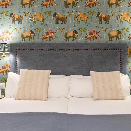 Nuea Santa Cruz Guest house 2*