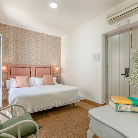 Nuea Santa Cruz Seville