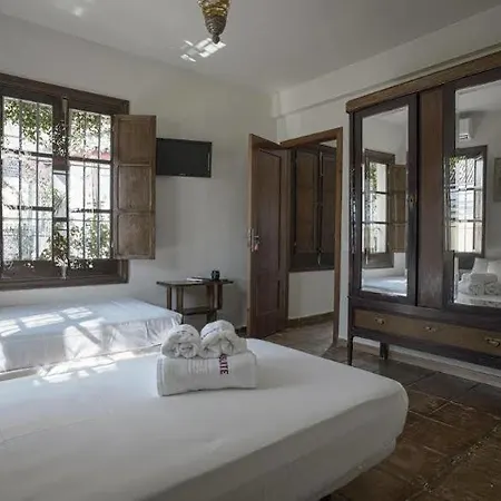 Nuea Santa Cruz Seville